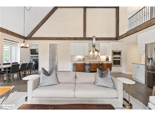 3 Baypoint Court, Gravenhurst, ON - Indoor Photo Showing Living Room