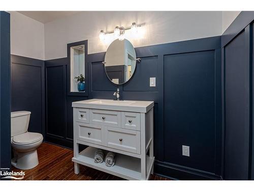 8275 County Road 9, Creemore, ON - Indoor Photo Showing Bathroom