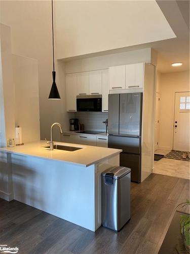 303-11 Beckwith Lane, The Blue Mountains, ON - Indoor Photo Showing Kitchen