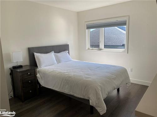 303-11 Beckwith Lane, The Blue Mountains, ON - Indoor Photo Showing Bedroom