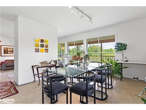 3471 Ravenscliffe Road, Huntsville, ON - Indoor Photo Showing Dining Room