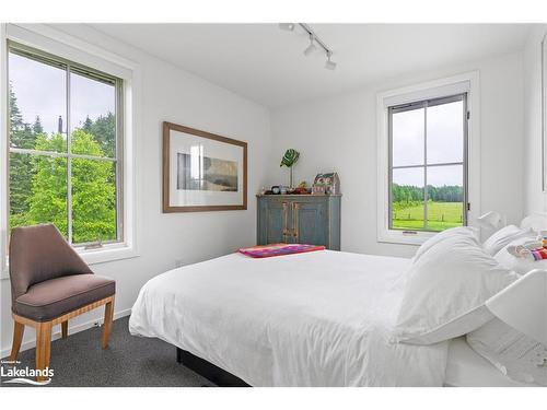 3471 Ravenscliffe Road, Huntsville, ON - Indoor Photo Showing Bedroom