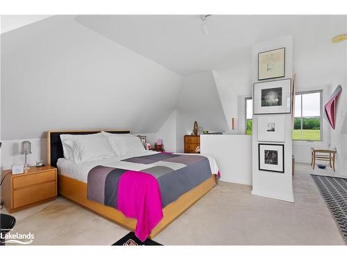 3471 Ravenscliffe Road, Huntsville, ON - Indoor Photo Showing Bedroom