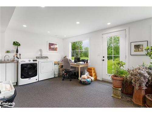 3471 Ravenscliffe Road, Huntsville, ON - Indoor Photo Showing Laundry Room