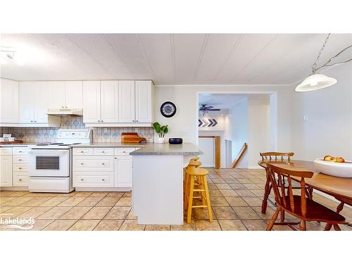 542 Maple Street, Collingwood, ON - Indoor Photo Showing Kitchen