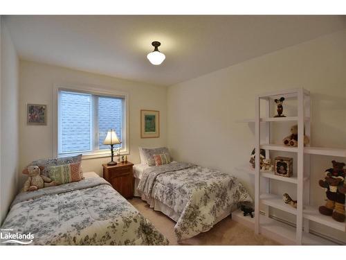 18 Cooper Street, Collingwood, ON - Indoor Photo Showing Bedroom