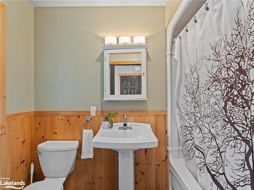 426 Fox Lake Road, Huntsville, ON - Indoor Photo Showing Bathroom