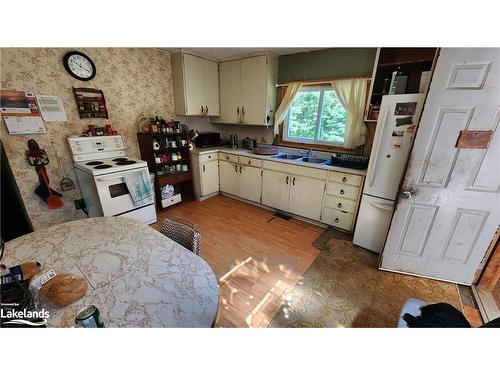 2471 Highway 60, Huntsville, ON - Indoor Photo Showing Kitchen With Double Sink