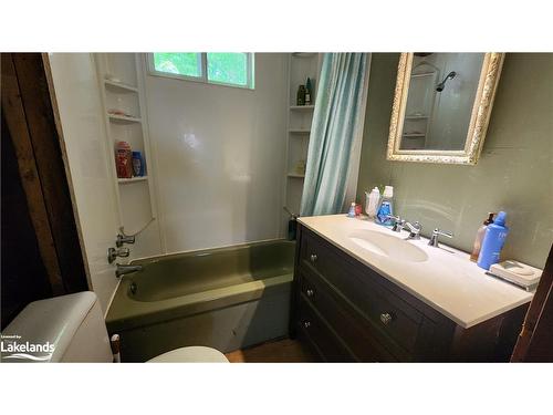 2471 Highway 60, Huntsville, ON - Indoor Photo Showing Bathroom
