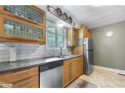 347 Fourth Street, Midland, ON - Indoor Photo Showing Kitchen With Double Sink