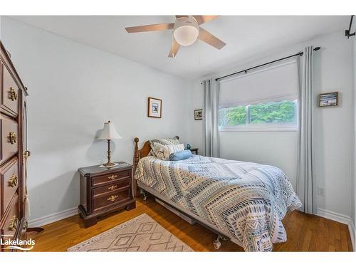 347 Fourth Street, Midland, ON - Indoor Photo Showing Bedroom