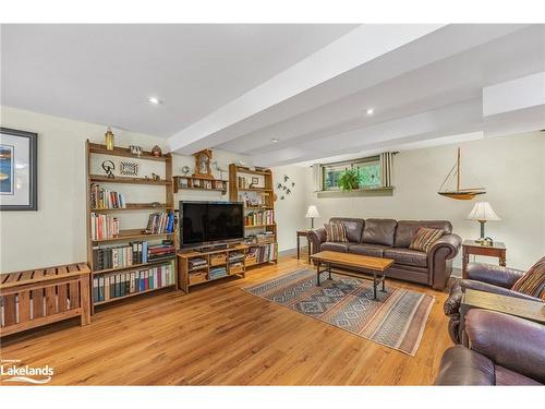 347 Fourth Street, Midland, ON - Indoor Photo Showing Living Room