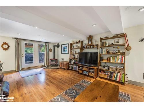 347 Fourth Street, Midland, ON - Indoor Photo Showing Living Room