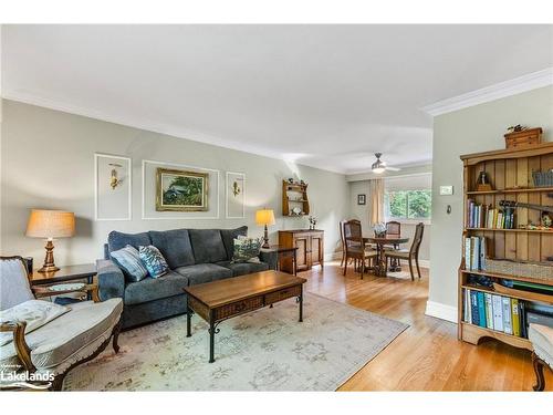 347 Fourth Street, Midland, ON - Indoor Photo Showing Living Room