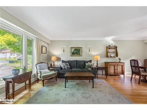 347 Fourth Street, Midland, ON - Indoor Photo Showing Living Room