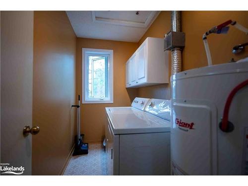 9-142 Ecclestone Drive, Bracebridge, ON - Indoor Photo Showing Laundry Room