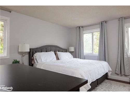 9-142 Ecclestone Drive, Bracebridge, ON - Indoor Photo Showing Bedroom