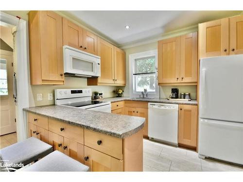 8330 Highway 93, Tiny, ON - Indoor Photo Showing Kitchen