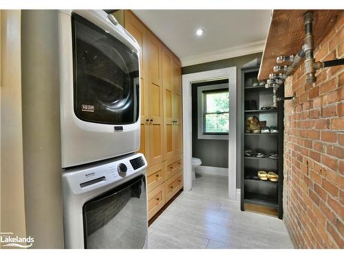 8330 Highway 93, Tiny, ON - Indoor Photo Showing Laundry Room