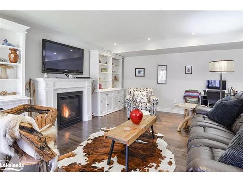320 Pine Street, Gravenhurst, ON - Indoor Photo Showing Living Room With Fireplace