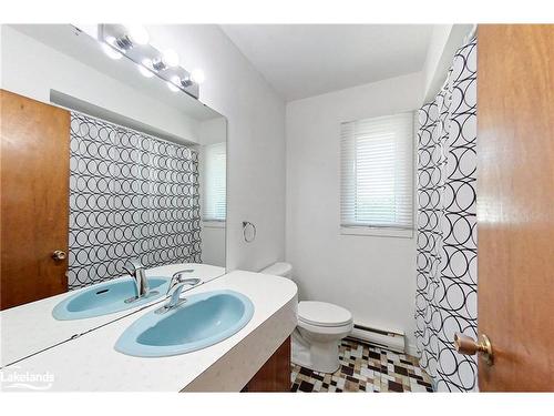 440 Sixth Street, Collingwood, ON - Indoor Photo Showing Bathroom