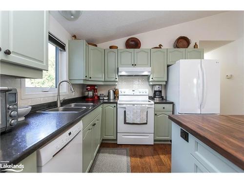 23 St James Place, Wasaga Beach, ON - Indoor Photo Showing Kitchen With Double Sink