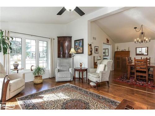 23 St James Place, Wasaga Beach, ON - Indoor Photo Showing Living Room