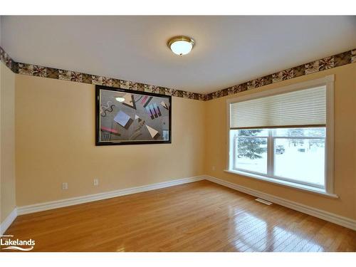 46 Fairway Crescent, Wasaga Beach, ON - Indoor Photo Showing Other Room