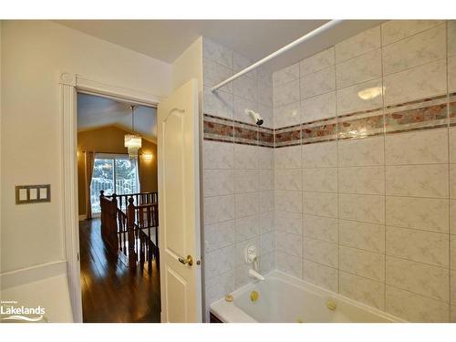 46 Fairway Crescent, Wasaga Beach, ON - Indoor Photo Showing Bathroom