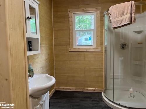 116-93 Rye Road, South River, ON - Indoor Photo Showing Bathroom