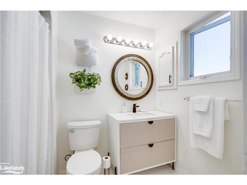 82 Pine Ridge Gate, Gravenhurst, ON - Indoor Photo Showing Bathroom