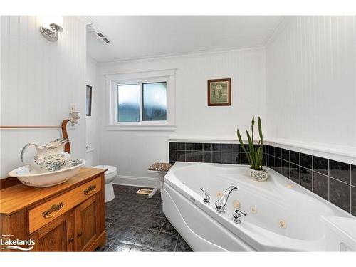 1714 Golf Link Road, Tiny, ON - Indoor Photo Showing Bathroom