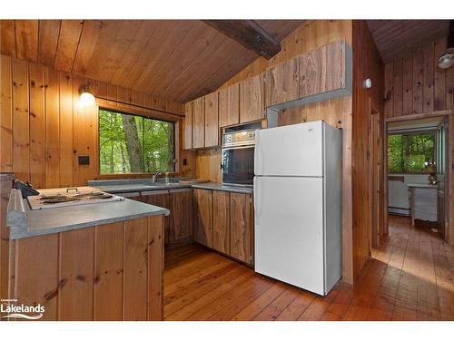 70 Caisses Island, Bracebridge, ON - Indoor Photo Showing Kitchen