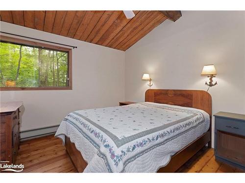 70 Caisses Island, Bracebridge, ON - Indoor Photo Showing Bedroom