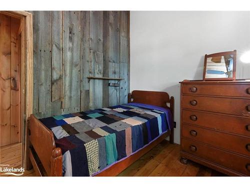 70 Caisses Island, Bracebridge, ON - Indoor Photo Showing Bedroom