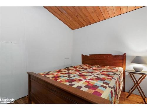 70 Caisses Island, Bracebridge, ON - Indoor Photo Showing Bedroom