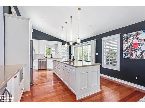 10 Mcintosh Gate, Collingwood, ON - Indoor Photo Showing Kitchen With Upgraded Kitchen