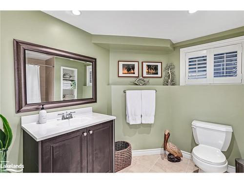 10 Mcintosh Gate, Collingwood, ON - Indoor Photo Showing Bathroom