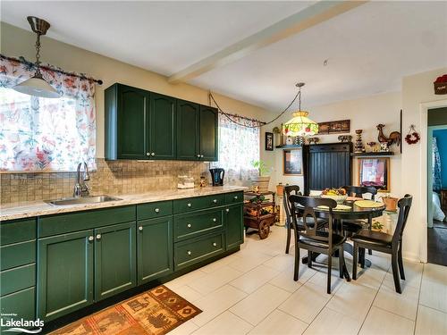 370 Pinegrove Street, Gravenhurst, ON - Indoor Photo Showing Dining Room