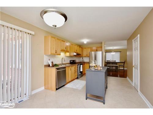 72 Forest Avenue, Wasaga Beach, ON - Indoor Photo Showing Kitchen