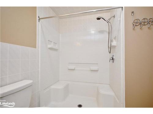 72 Forest Avenue, Wasaga Beach, ON - Indoor Photo Showing Bathroom