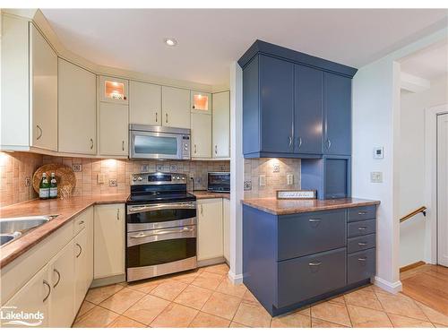 365 Macisaac Drive, Orillia, ON - Indoor Photo Showing Kitchen With Double Sink