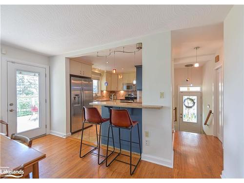 365 Macisaac Drive, Orillia, ON - Indoor Photo Showing Living Room