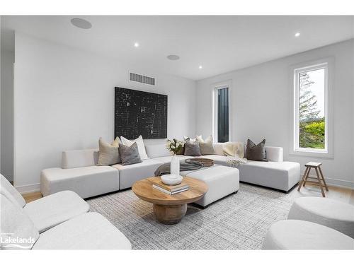90 Findlay Drive, Collingwood, ON - Indoor Photo Showing Living Room