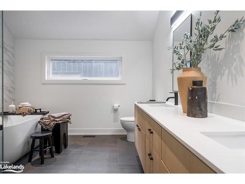 90 Findlay Drive, Collingwood, ON - Indoor Photo Showing Bathroom