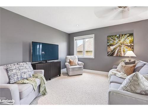 35 Hughes Street, Collingwood, ON - Indoor Photo Showing Living Room