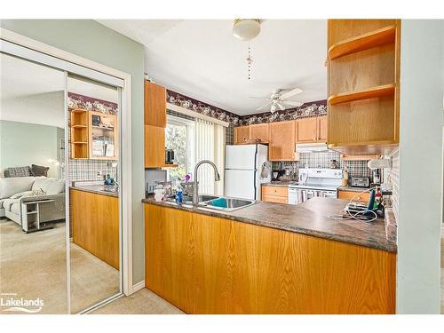 34 Reid Crescent, Collingwood, ON - Indoor Photo Showing Kitchen With Double Sink