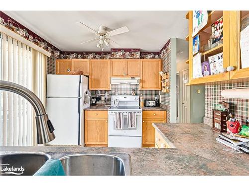 34 Reid Crescent, Collingwood, ON - Indoor Photo Showing Kitchen With Double Sink