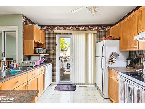 34 Reid Crescent, Collingwood, ON - Indoor Photo Showing Kitchen