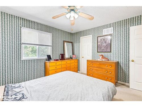 34 Reid Crescent, Collingwood, ON - Indoor Photo Showing Bedroom